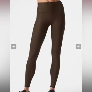 *Great Condition* Alo, 7/8, High-Waist, Airlift Leggings, Brown